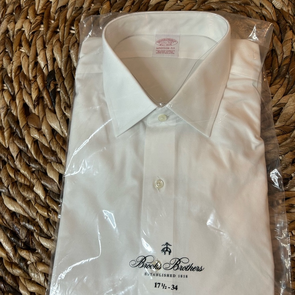 Brooks Brothers Crisp White Twill weave Dress Shirt